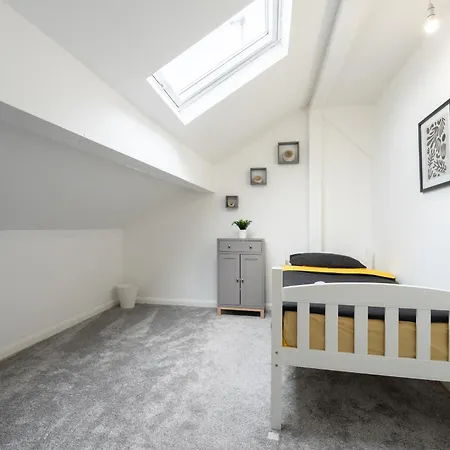 Spacious 5 Bedroom House Rochdale Exterior foto