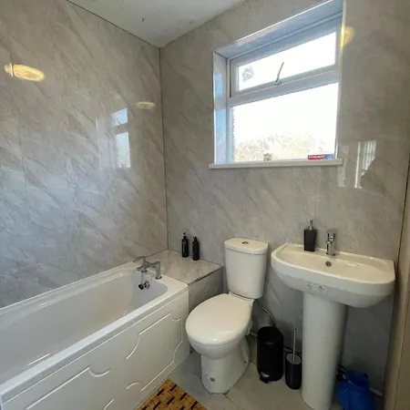 Spacious 5 Bedroom House Rochdale Exterior foto