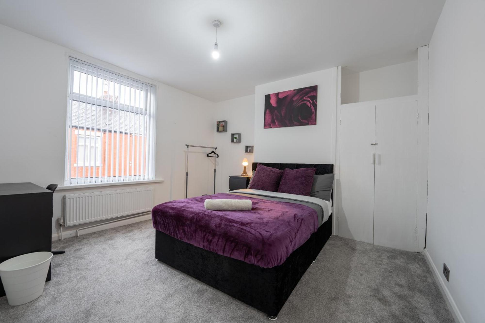 Spacious 5 Bedroom House Apartment
