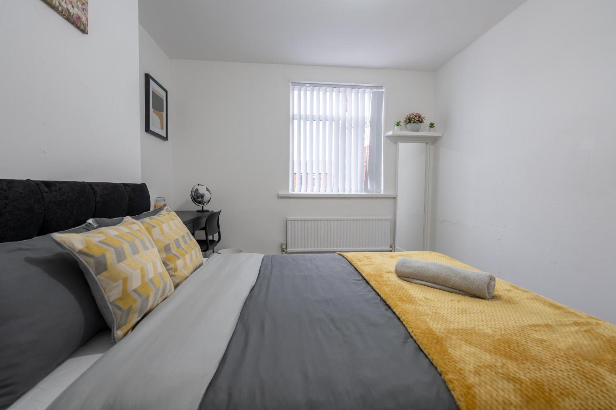 Spacious 5 Bedroom House *