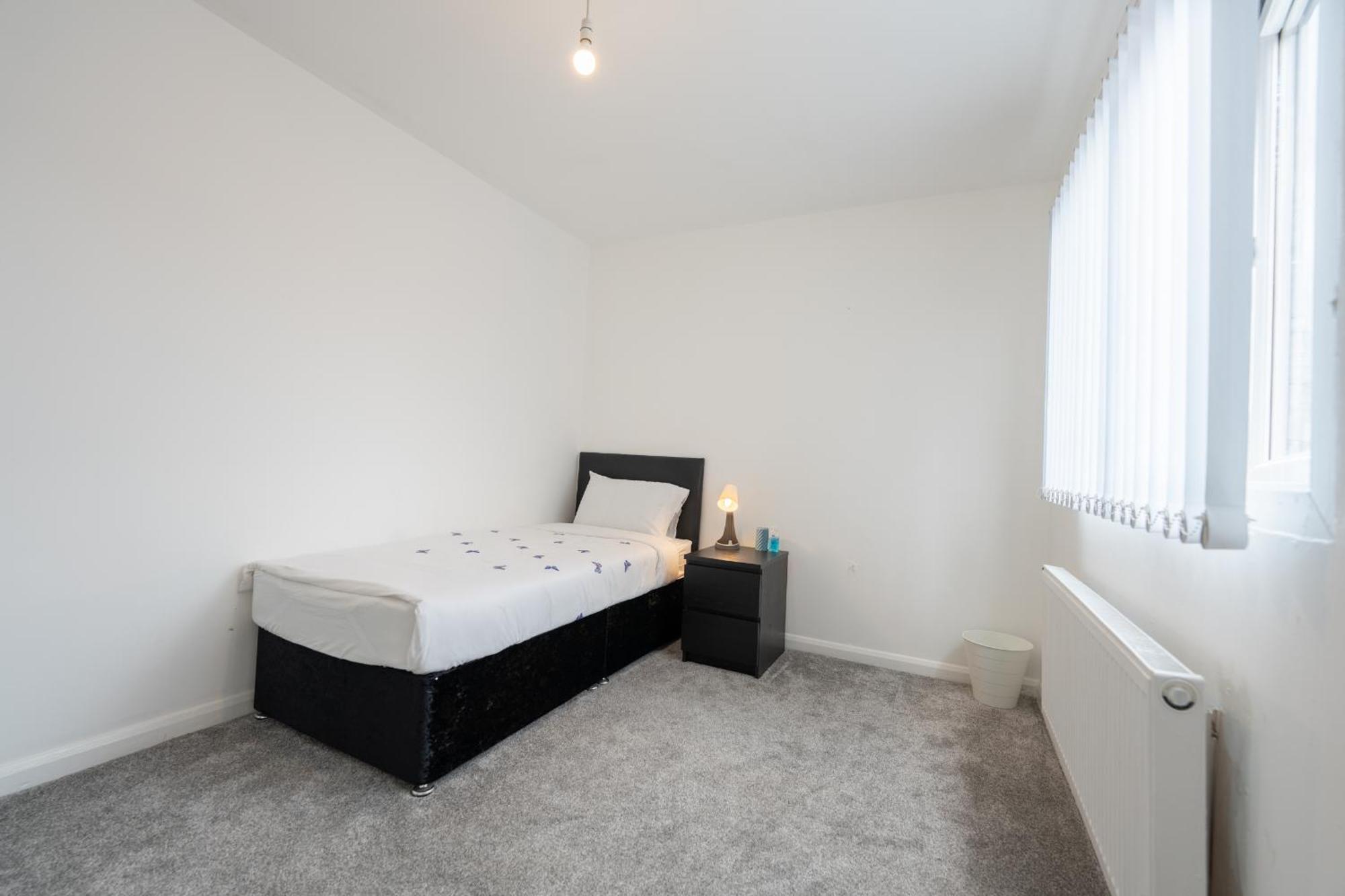 Spacious 5 Bedroom House Apartment